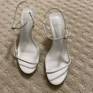 【新品未使用】　トニービアンコ　caprice sandal 37 Caprice Gold Nappa Metallic Heels | Heels | Tony Bianco USA